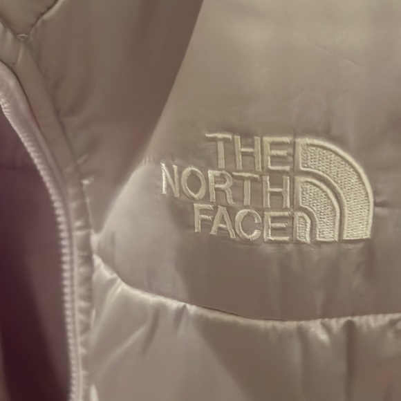 North Face Mossbud Reversible Vest - Picture 4 of 7